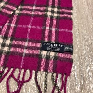 100% Cashmere Pink Burberry scarf 💯✨